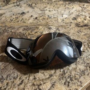 Oakley Black VR Headset with Adjustable Strap and Glossy Finish